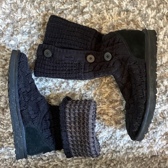 UGG Australia Women’s Leland Cable Knit with Buttons Boots size 7 - Picture 11 of 13